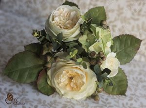 Пионовидные розы (розы Дэвида Остина) из зефирного фоамирана, гортензия, эвкалипт из иранского фоамирана и плоды (ягоды) эвкалипта из шелкового фоамирана